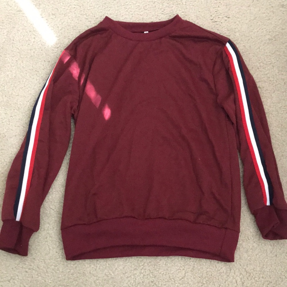 Long sleeve with stripes on sleeves